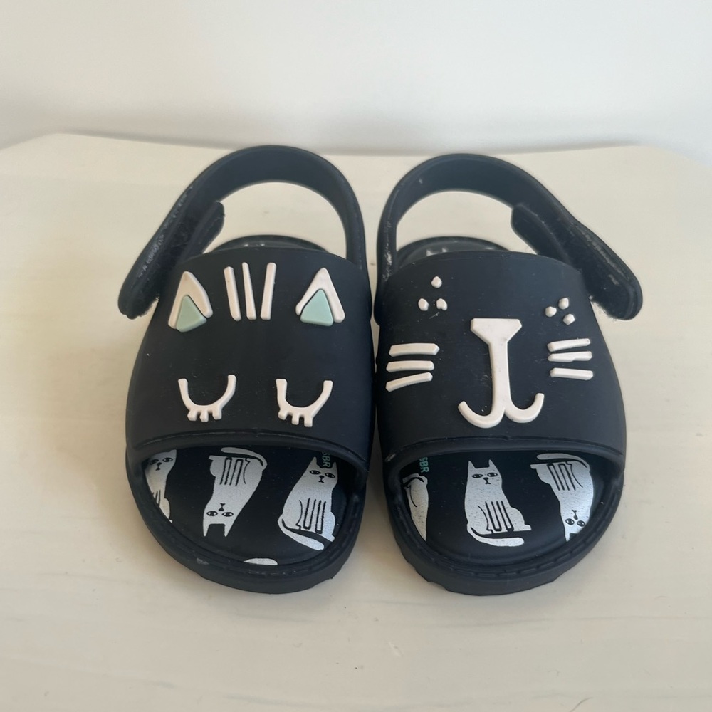 Mini Melissa Blk Cat Sandals US size 6